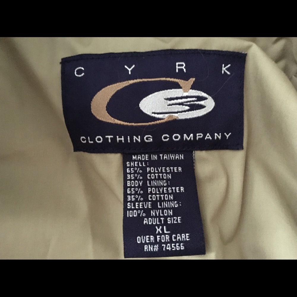 Random Puffer/WindBreaker - Picture 2 of 2